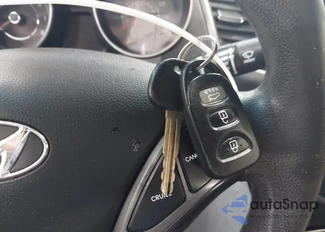 2016 Hyundai Elantra Se из США, поврежденный, VIN 5NPDH4AE3GH779838